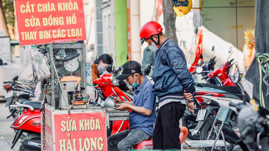 Để trợ lý bán hàng tự động gánh việc lặp lại trong mùa cao điểm